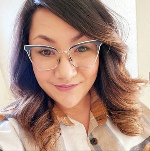 Meet your Posher, Monica